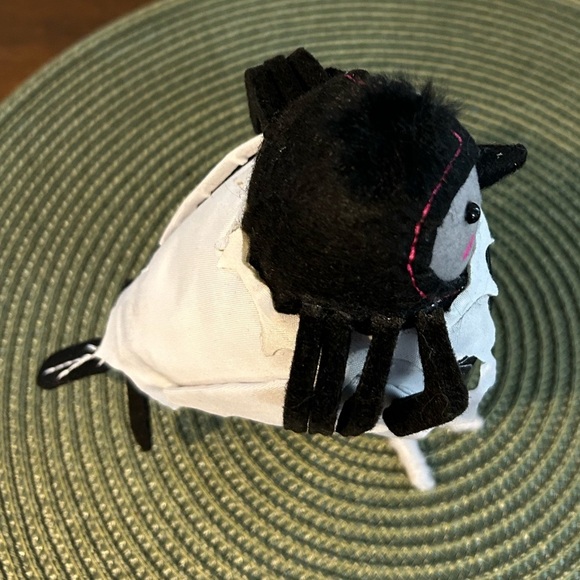 New! 2024 SKITTERS Target Hyde n Eek Featherly Friends the Spider Bird Halloween - Picture 5 of 7